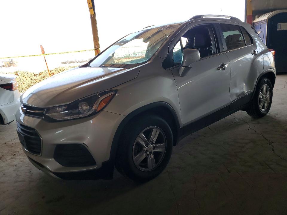 CHEVROLET TRAX 2018 with VIN KL7CJLSB0JB686733 - Photo from auction