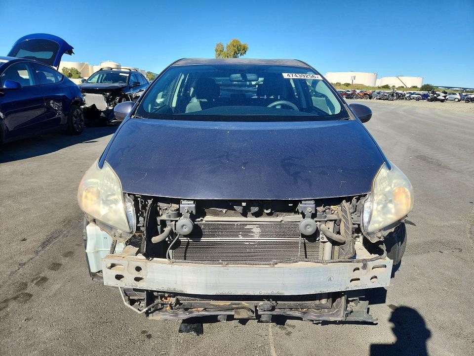 Photo 5 from auction – 2013 TOYOTA PRIUS with VIN JTDKN3DU7D5652681