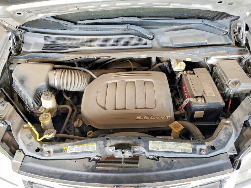 Photo 12 from auction – 2011 CHRYSLER TOWN & COUNTRY with VIN 2A4RR6DG6BR690119