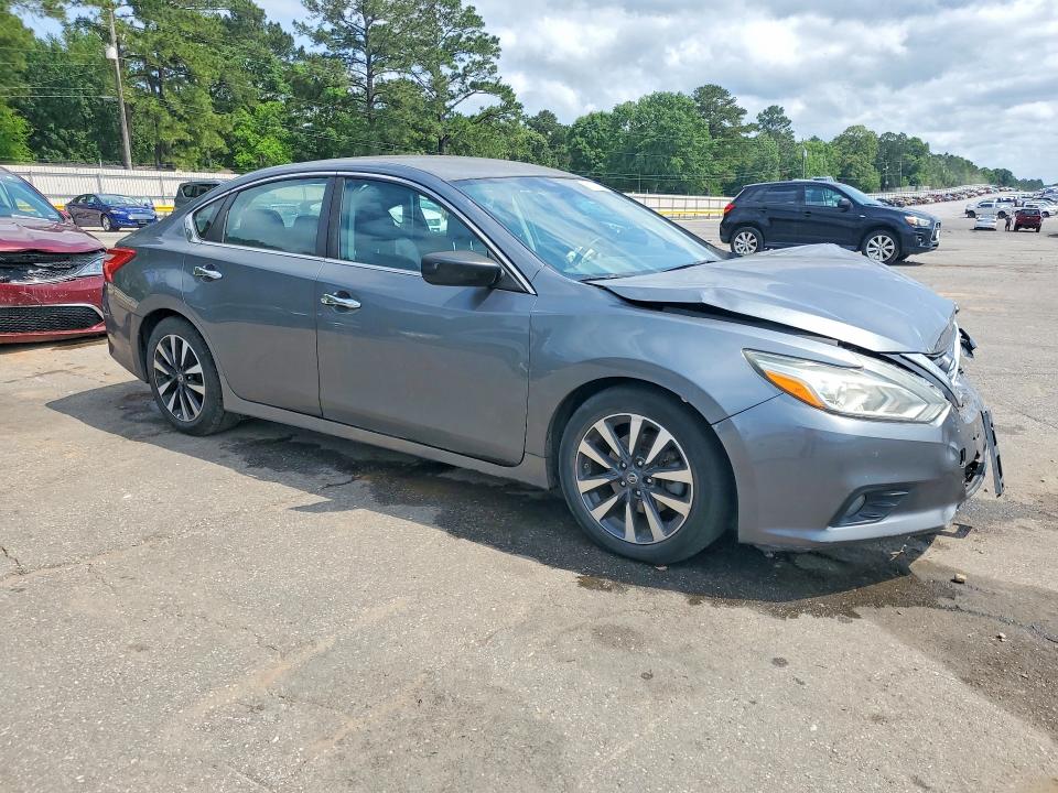 Photo 4 from auction – 2017 NISSAN ALTIMA with VIN 1N4AL3AP4HC175747