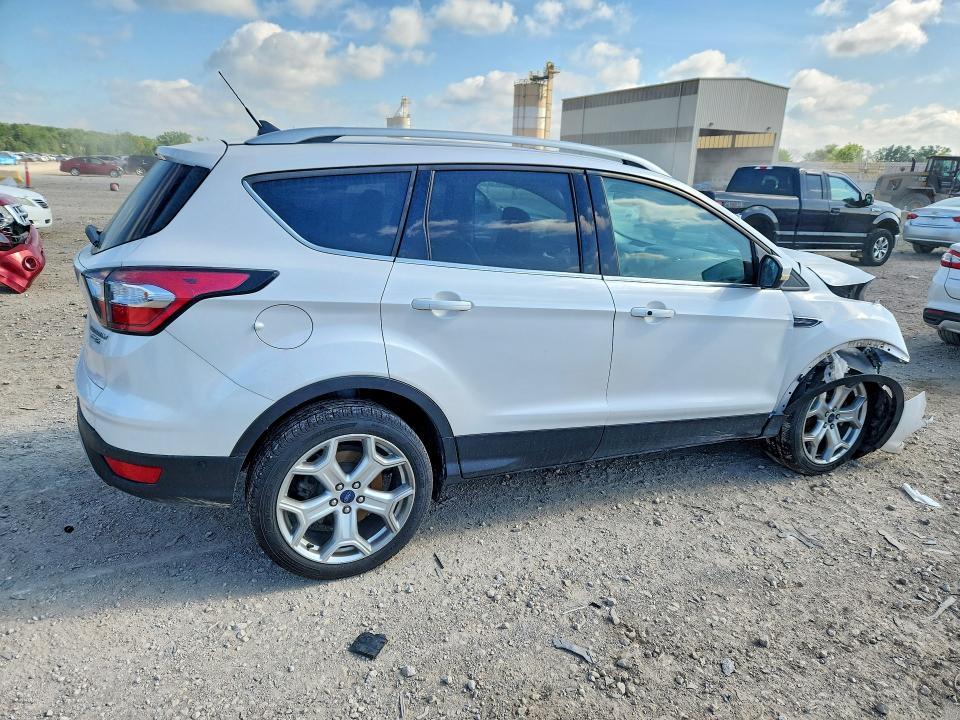 Photo 3 from auction – 2018 FORD ESCAPE with VIN 1FMCU9J94JUC19049