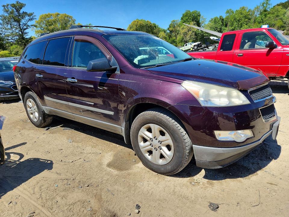 Photo 4 from auction – 2010 CHEVROLET TRAVERSE with VIN 1GNLREED5AS132938