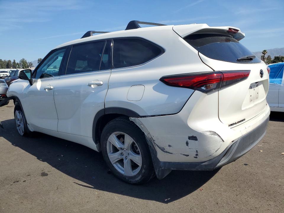Photo 2 from auction – 2021 TOYOTA HIGHLANDER with VIN 5TDZZRAHXMS057492