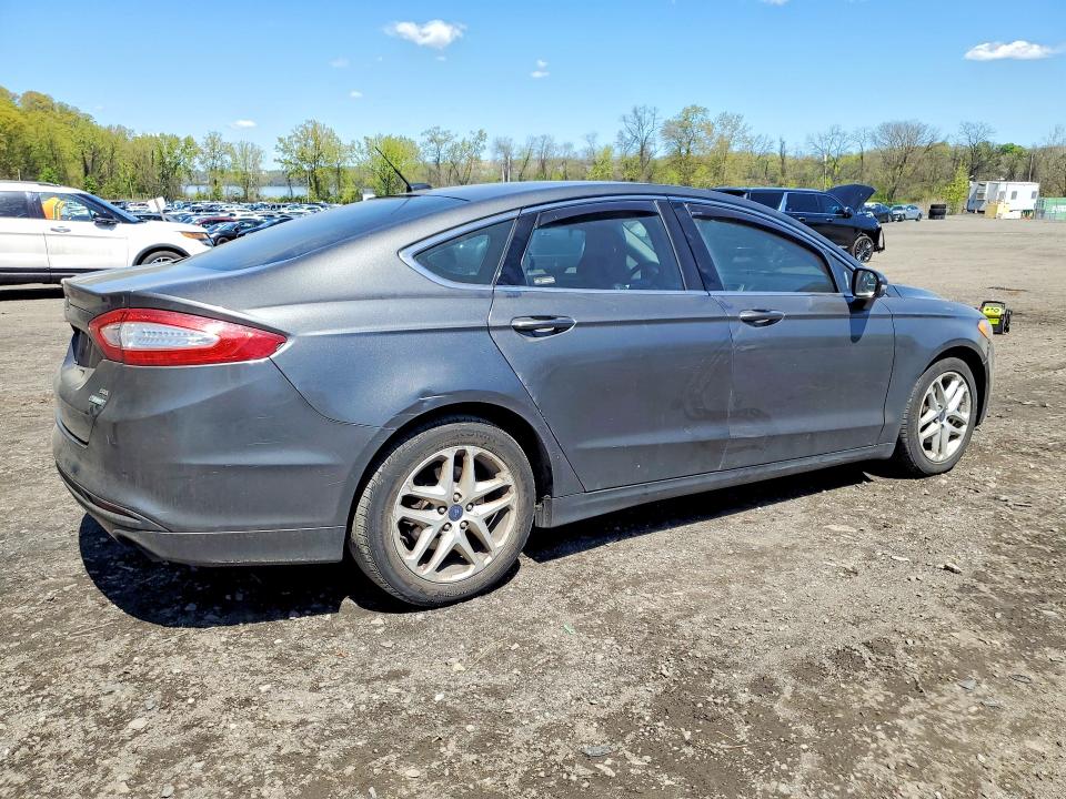 Photo 3 from auction – 2016 FORD FUSION with VIN 3FA6P0HD9GR336176