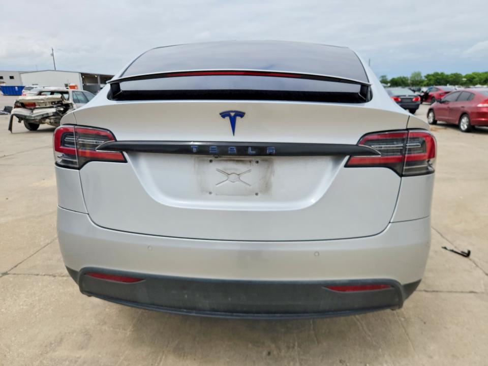 Photo 6 from auction – 2017 TESLA MODEL X with VIN 5YJXCDE27HF051449