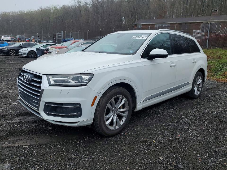 AUDI Q7 2017 with VIN WA1LAAF7XHD018525 - Photo from auction