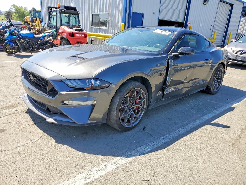 FORD MUSTANG 2018 مع رقم تعريف المركبة 1FA6P8CF0J5166100 - صورة من المزاد