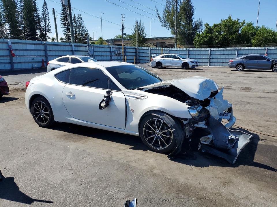 Photo 4 from auction – 2017 TOYOTA 86 with VIN JF1ZNAA14H8711435