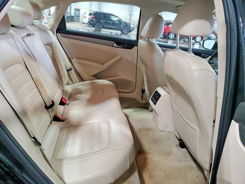 Photo 10 from auction – 2015 VOLKSWAGEN PASSAT with VIN 1VWBS7A32FC075422