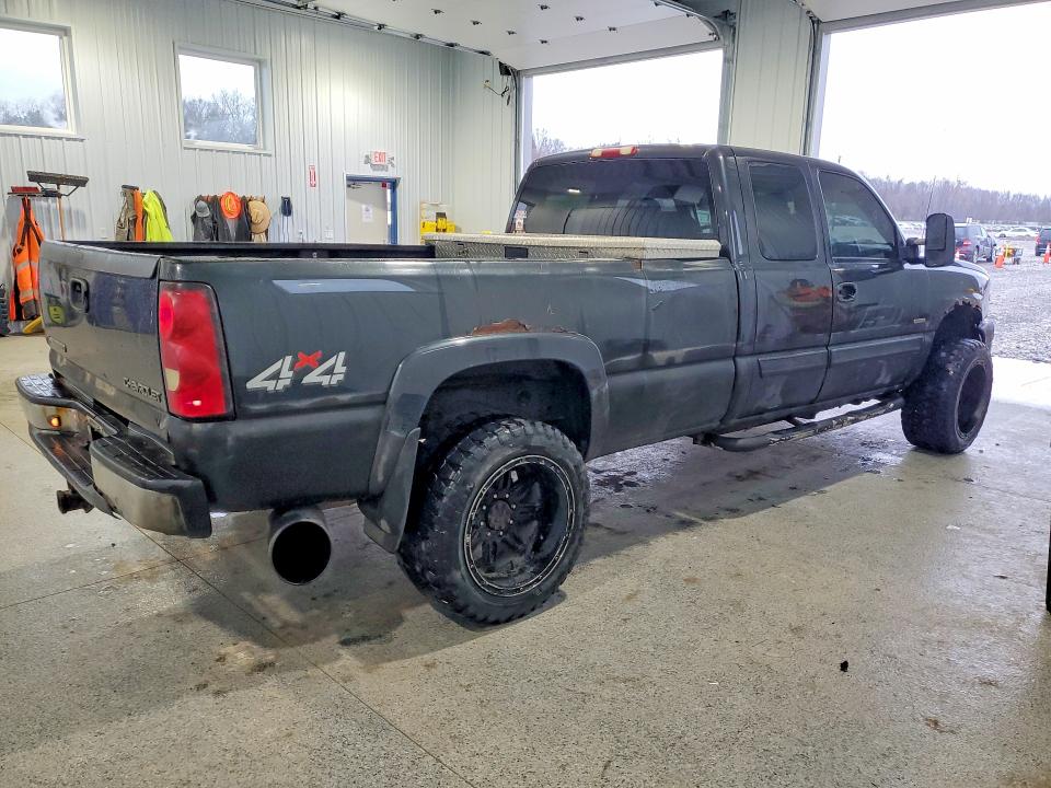Foto 3 de la subasta – 2004 CHEVROLET SILVERADO con VIN 1GCHK29204E271677
