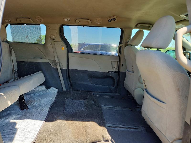 Foto 11 de la subasta – 2012 TOYOTA SIENNA con VIN 5TDJK3DC1CS035636
