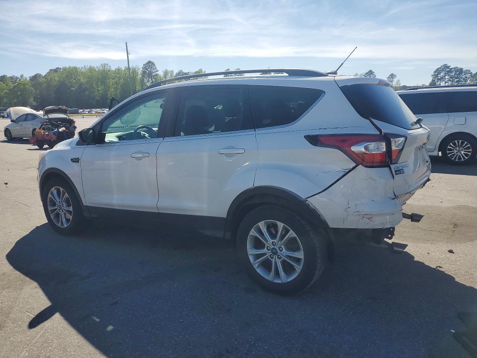 Photo 2 from auction – 2017 FORD ESCAPE with VIN 1FMCU0GD1HUA31350