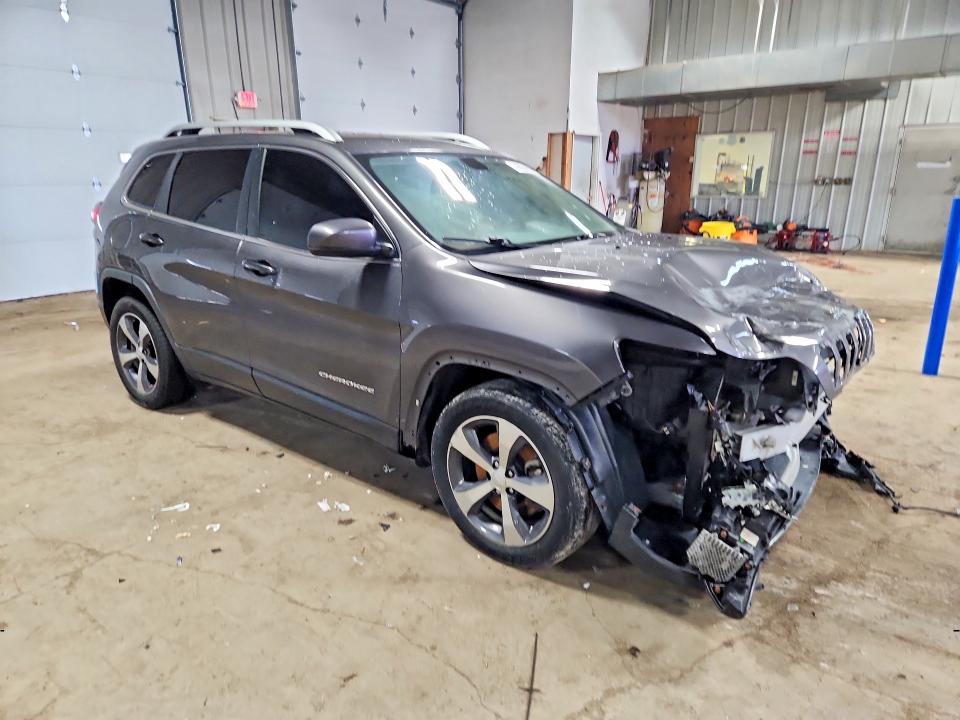 Photo 4 from auction – 2019 JEEP CHEROKEE with VIN 1C4PJLDB6KD433830