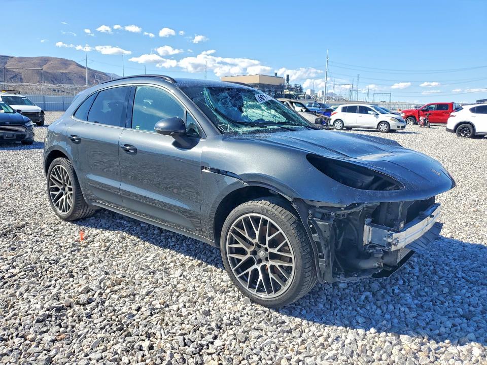 Photo 4 from auction – 2019 PORSCHE MACAN with VIN WP1AA2A51KLB03807