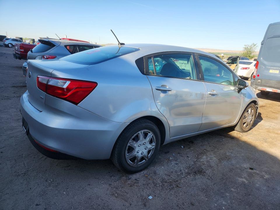 Фото 3 с аукциона – 2017 KIA RIO с VIN KNADM4A31H6115105