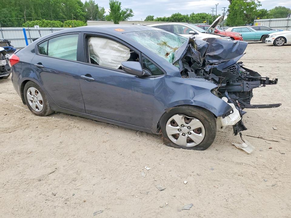 Photo 4 from auction – 2016 KIA FORTE with VIN KNAFX4A65G5518437