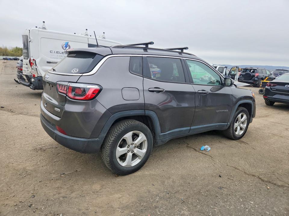 Photo 3 from auction – 2018 JEEP COMPASS with VIN 3C4NJDBB2JT480247