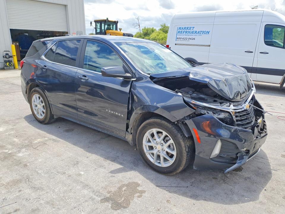 Photo 4 from auction – 2022 CHEVROLET EQUINOX with VIN 3GNAXKEV0NS100672