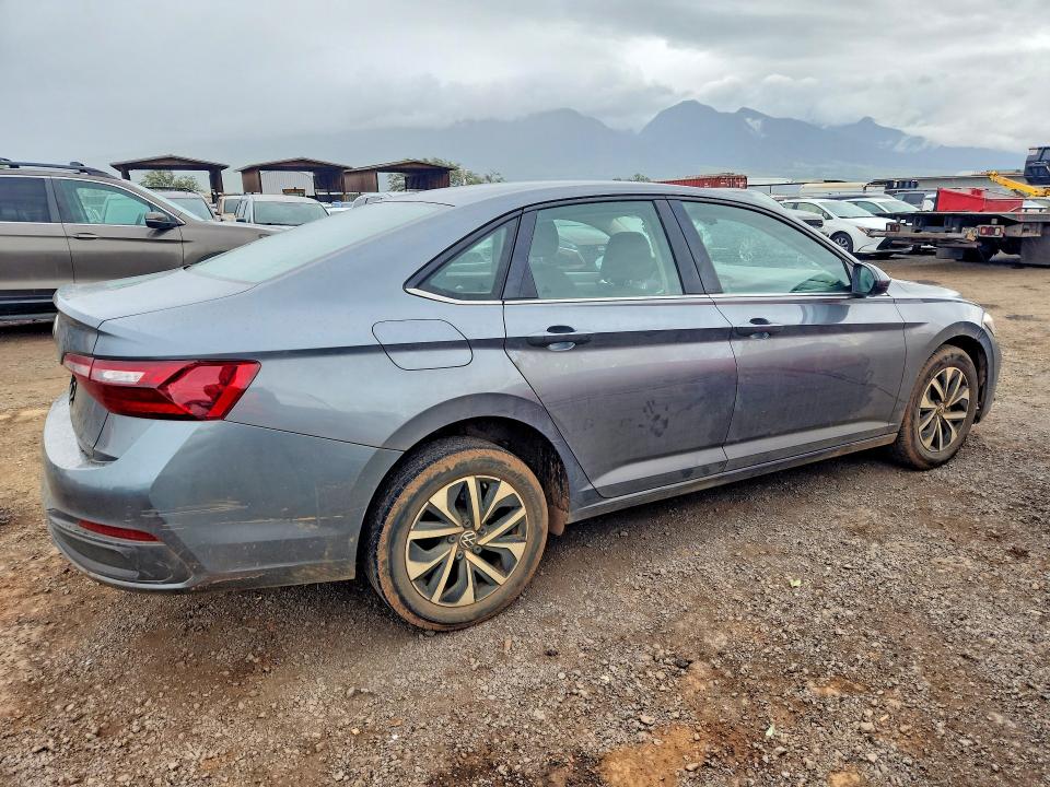 Снимка 3 от търг – 2024 VOLKSWAGEN JETTA с VIN 3VW5M7BU0RM036331