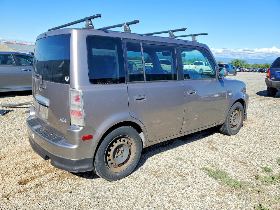 Photo 3 from auction – 2005 TOYOTA SCION with VIN JTLKT334150212093