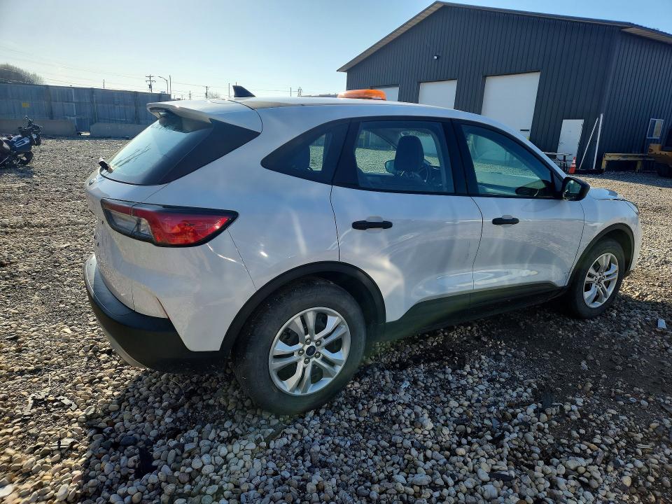Photo 3 from auction – 2022 FORD ESCAPE with VIN 1FMCU0F64NUB00711