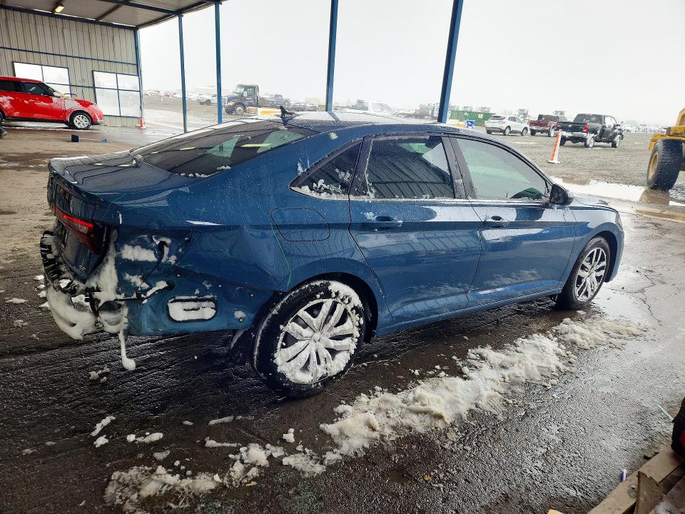 Photo 3 from auction – 2025 VOLKSWAGEN JETTA with VIN 3VW7X7BU2SM076402