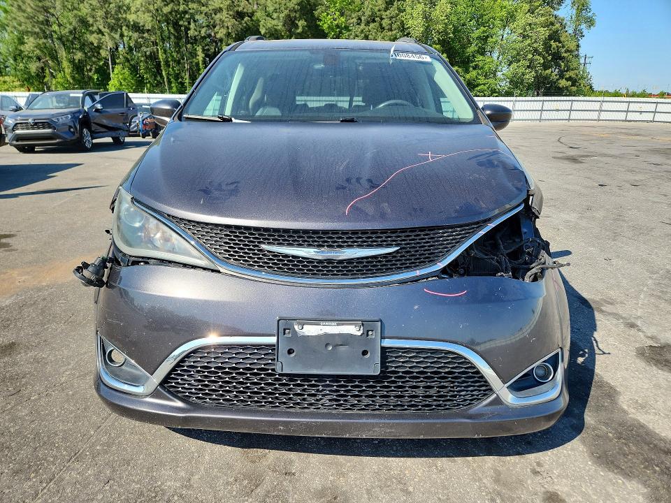 Photo 5 from auction – 2017 CHRYSLER PACIFICA with VIN 2C4RC1BG5HR725707