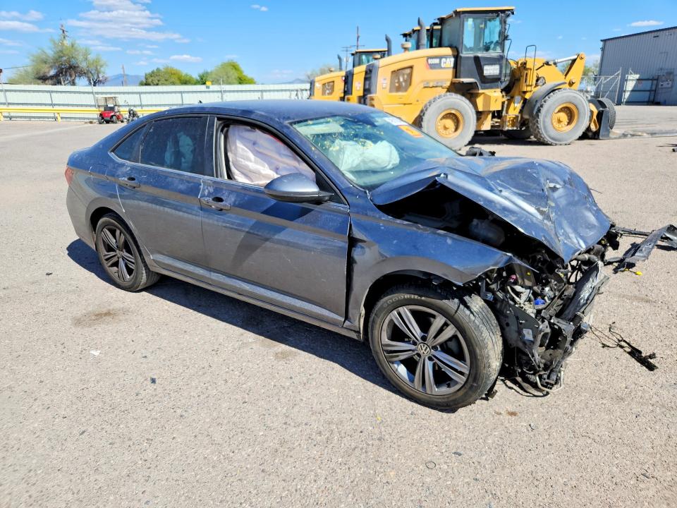 Photo 4 from auction – 2022 VOLKSWAGEN JETTA with VIN 3VWEM7BU8NM010084