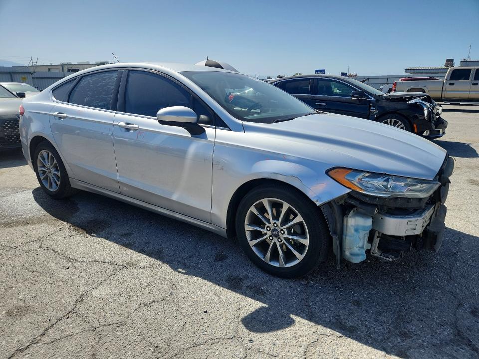 Photo 4 from auction – 2017 FORD FUSION with VIN 3FA6P0H79HR168499