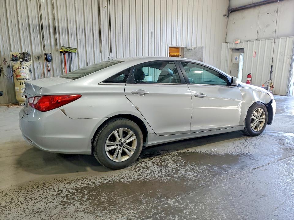 Photo 3 from auction – 2013 HYUNDAI SONATA with VIN 5NPEB4ACXDH790349