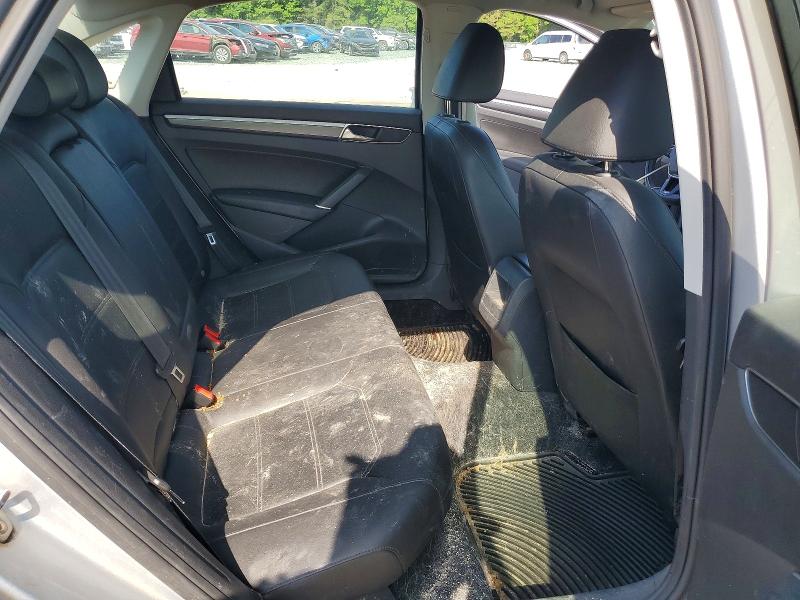 Снимка 10 от търг – 2018 VOLKSWAGEN PASSAT с VIN 1VWAA7A31JC051331