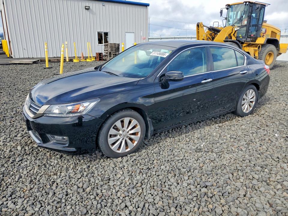 HONDA ACCORD 2013 with VIN 1HGCR2F83DA008901 - Photo from auction
