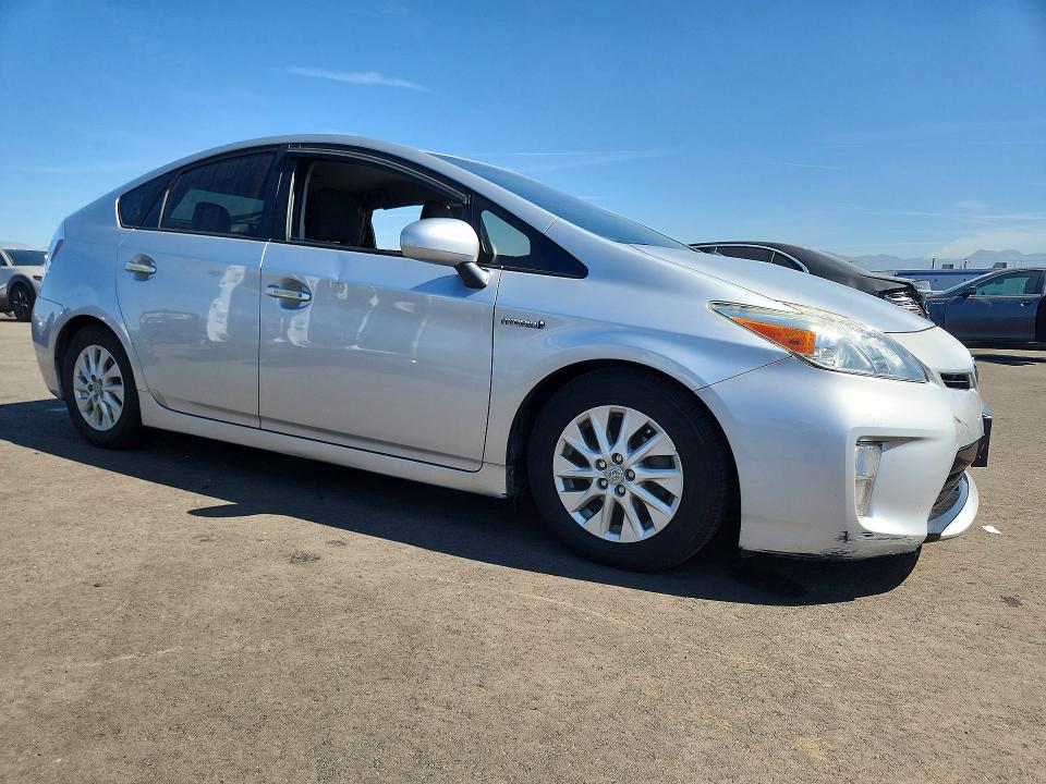 Photo 4 from auction – 2014 TOYOTA PRIUS with VIN JTDKN3DUXE0377757