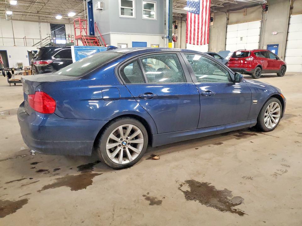 Photo 3 from auction – 2011 BMW 328 with VIN WBAPK7C56BA970552