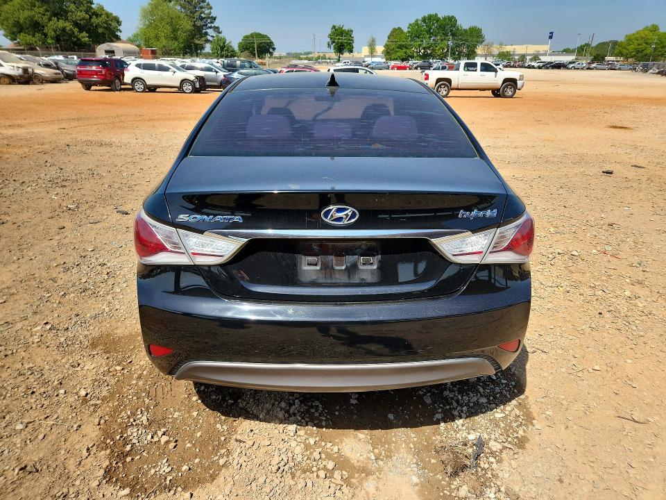 Photo 6 from auction – 2011 HYUNDAI SONATA with VIN KMHEC4A48BA011035
