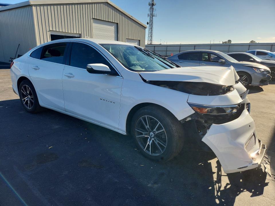 Photo 4 from auction – 2017 CHEVROLET MALIBU with VIN 1G1ZE5ST6HF132730