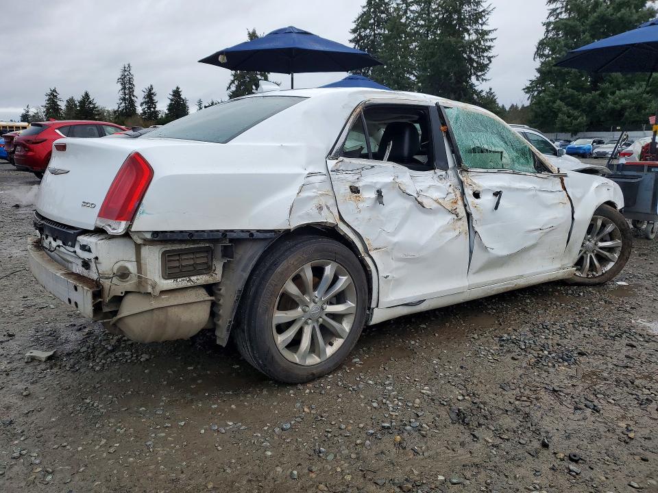 Photo 3 from auction – 2019 CHRYSLER 300 with VIN 2C3CCAKG9KH560316
