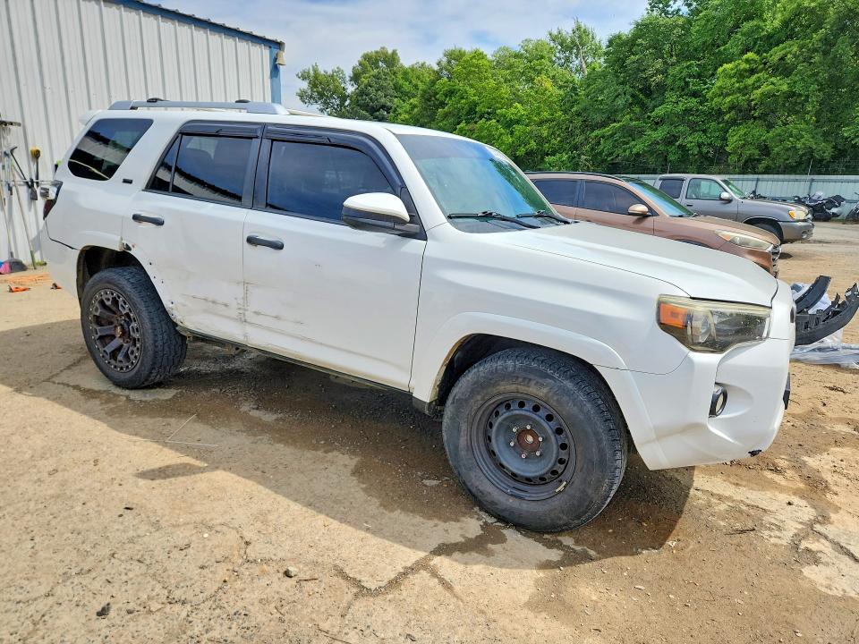 Photo 4 from auction – 2014 TOYOTA 4RUNNER with VIN JTEZU5JR5E5066281