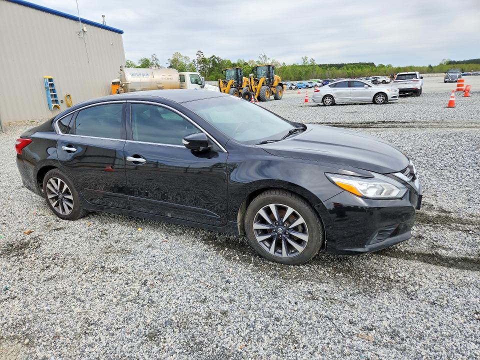 Photo 4 from auction – 2017 NISSAN ALTIMA with VIN 1N4AL3AP4HC128105