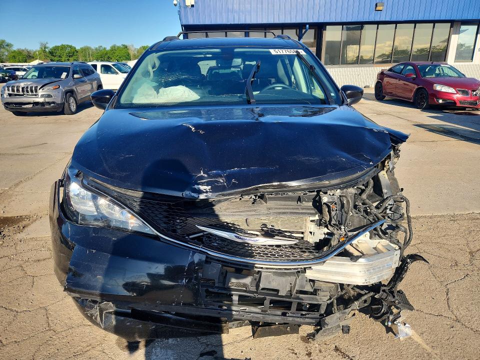 Photo 5 from auction – 2020 CHRYSLER VOYAGER with VIN 2C4RC1DG7LR286130
