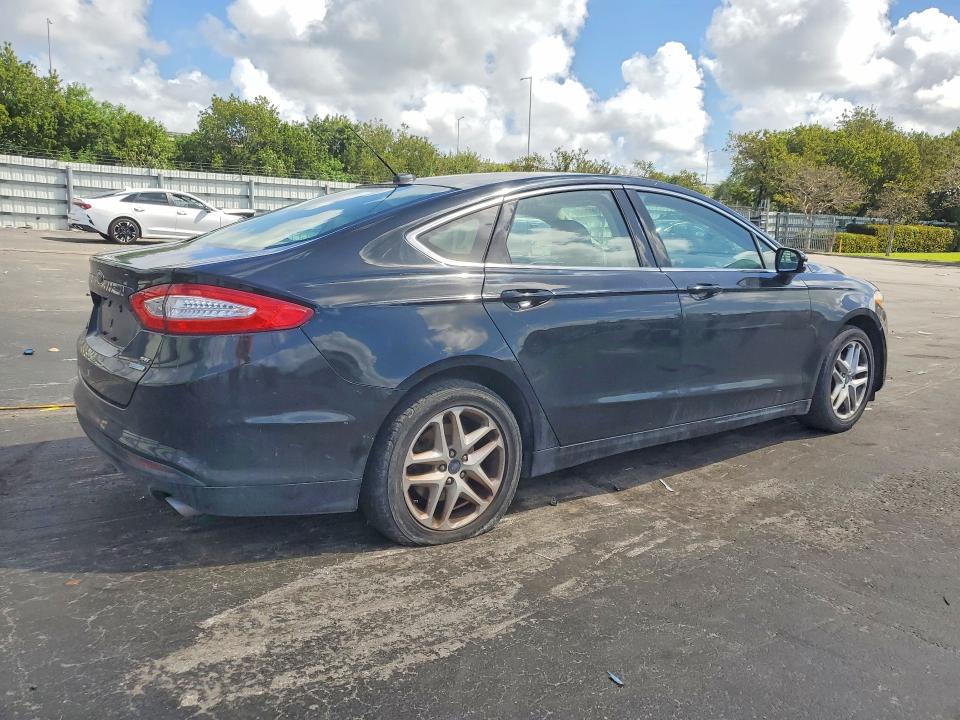 Photo 3 from auction – 2016 FORD FUSION with VIN 3FA6P0HD2GR394517