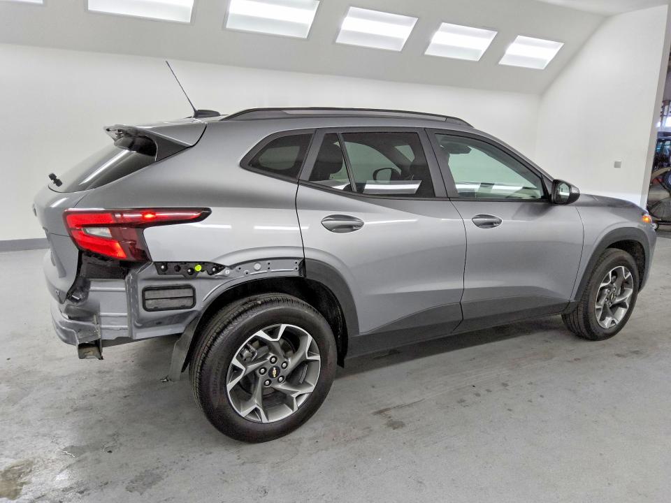 Photo 3 from auction – 2025 CHEVROLET TRAX with VIN KL77LHEPXSC170097