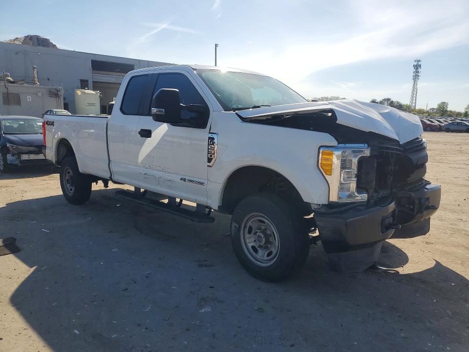 Photo 4 from auction – 2017 FORD F250 with VIN 1FT7X2BT8HEC51666