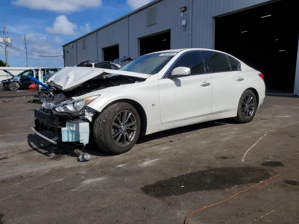 2015 INFINITI Q50 - Търг №51624046