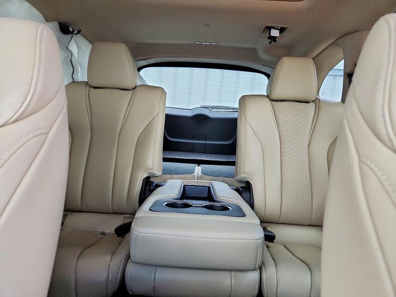 Photo 10 from auction – 2023 ACURA MDX with VIN 5J8YE1H42PL002232