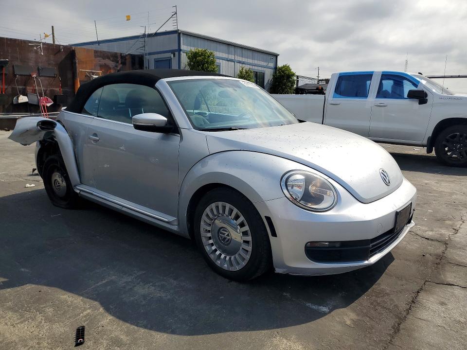 Photo 4 from auction – 2014 VOLKSWAGEN BEETLE with VIN 3VW5P7AT8EM800596