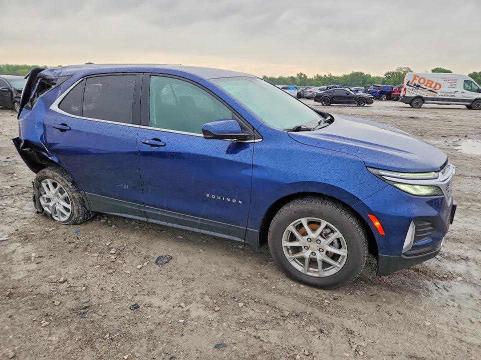 Photo 4 from auction – 2022 CHEVROLET EQUINOX with VIN 3GNAXUEV2NL295213