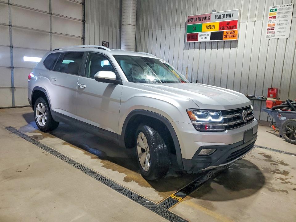 Photo 4 from auction – 2018 VOLKSWAGEN ATLAS with VIN 1V2LR2CA9JC507965