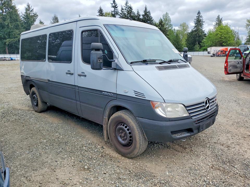 Photo 4 from auction – 2005 DODGE SPRINTER with VIN WD8PD644455802911