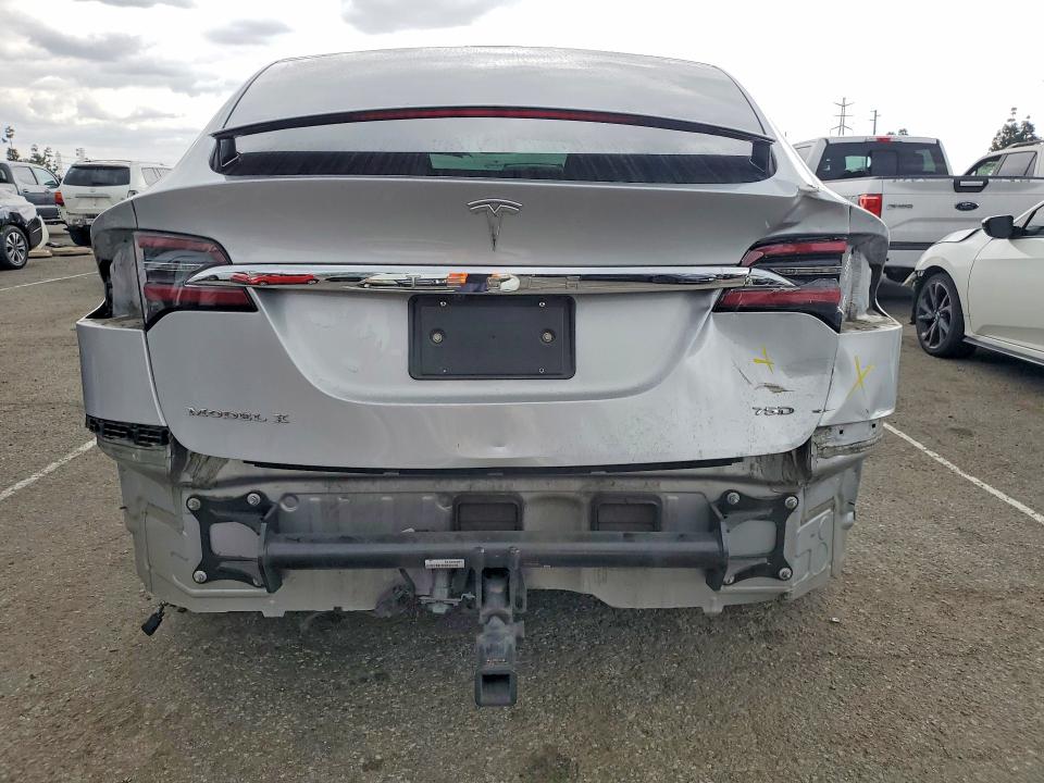 صورة رقم 6 من المزاد - 2018 TESLA MODEL X مع VIN 5YJXCBE29JF115372